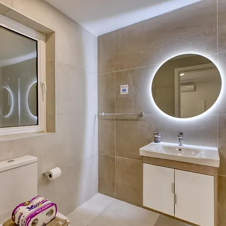 Modern Qawra With Sea View *
